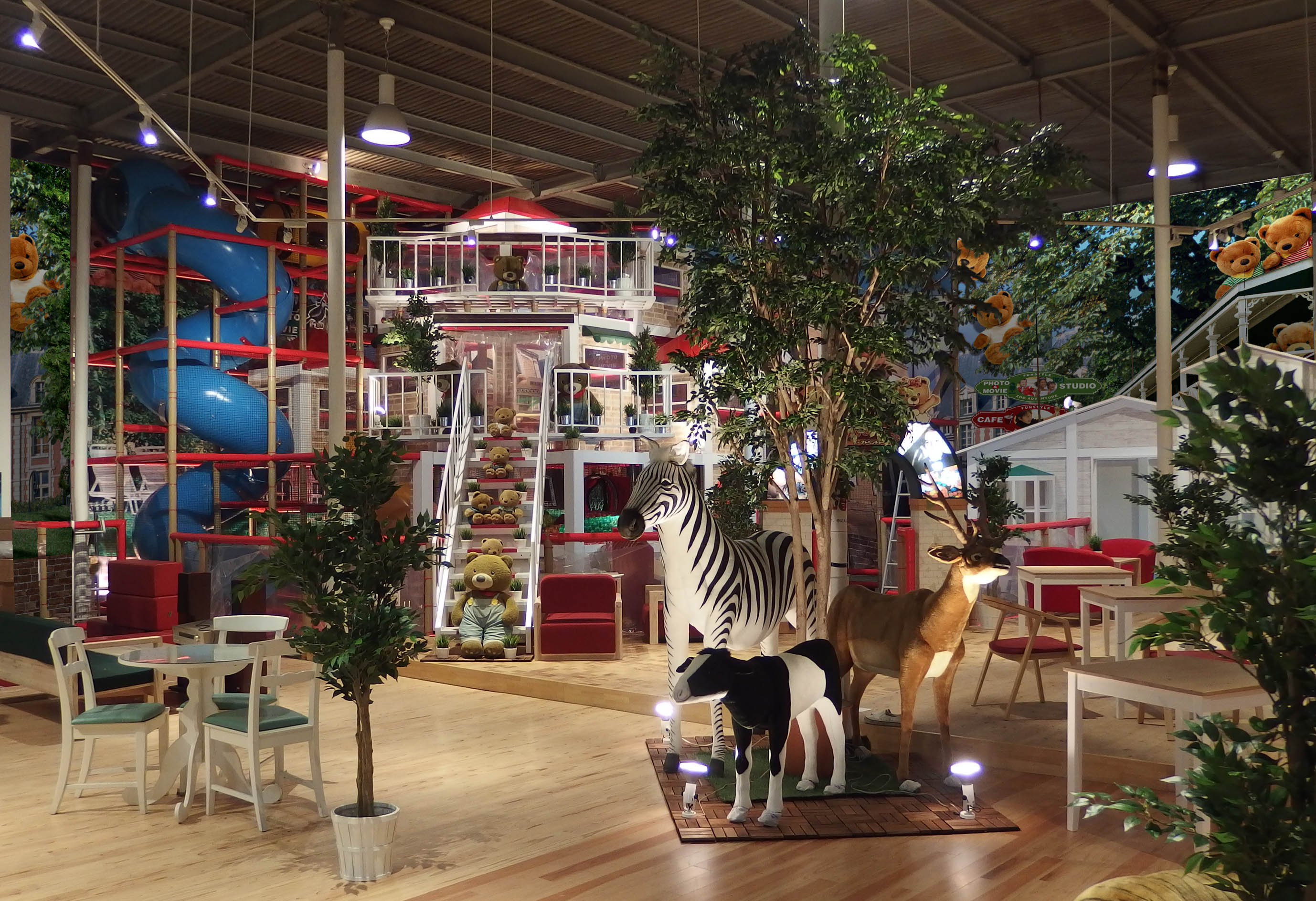 Picnic Cafe Wangan Zoo Adventure Attractions In Kachidoki Tokyo