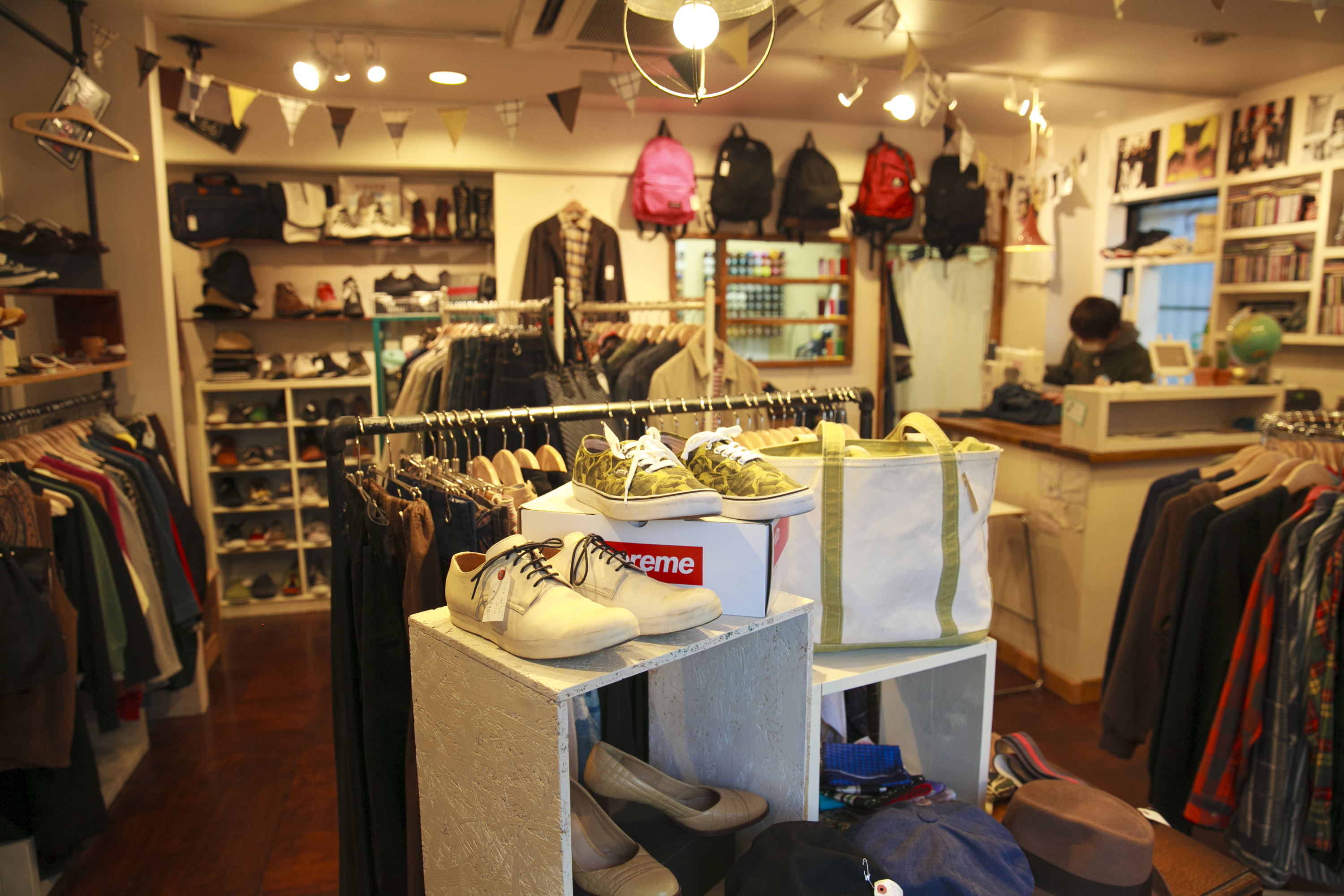 夜も営業している古着屋 Time Out Tokyo タイムアウト東京