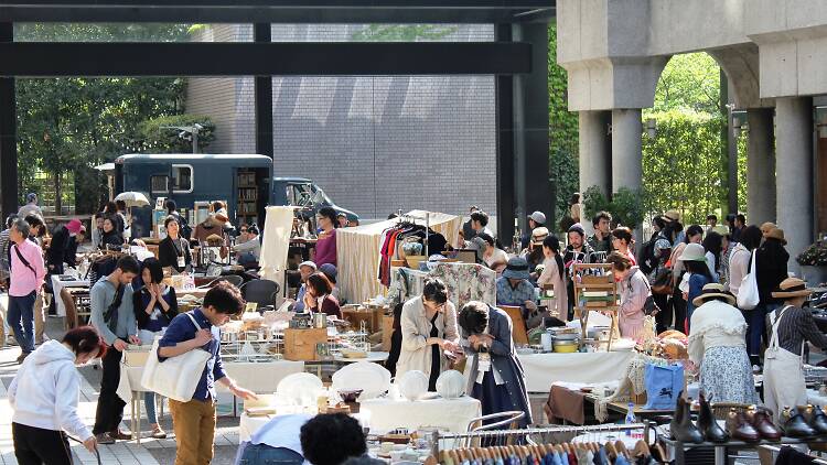 Akasaka Antique Market in Ark Hills