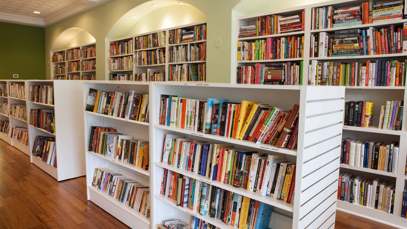 Read It & Eat Shopping in Lincoln Park, Chicago