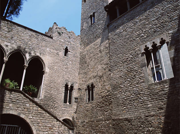 Reial Acadèmia de les Bones Lletres (Institut d'Estudis Bizantins i Neohel·lènics) Reial Acadèmia de les Bones Lletres (Institut d'Estudis Bizantins i Neohel·lènics)
