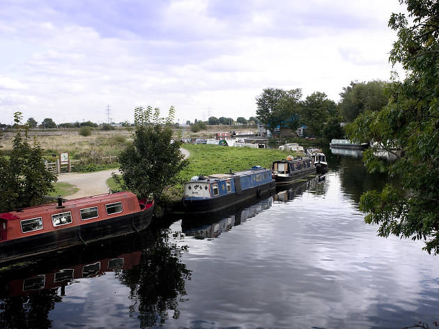 river lea, houseboats river lea, houseboats