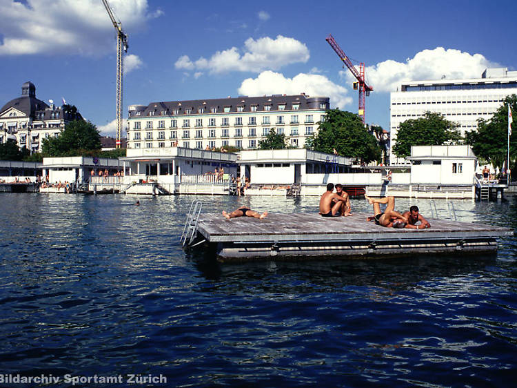 Seebad Utoquai   • Zurich