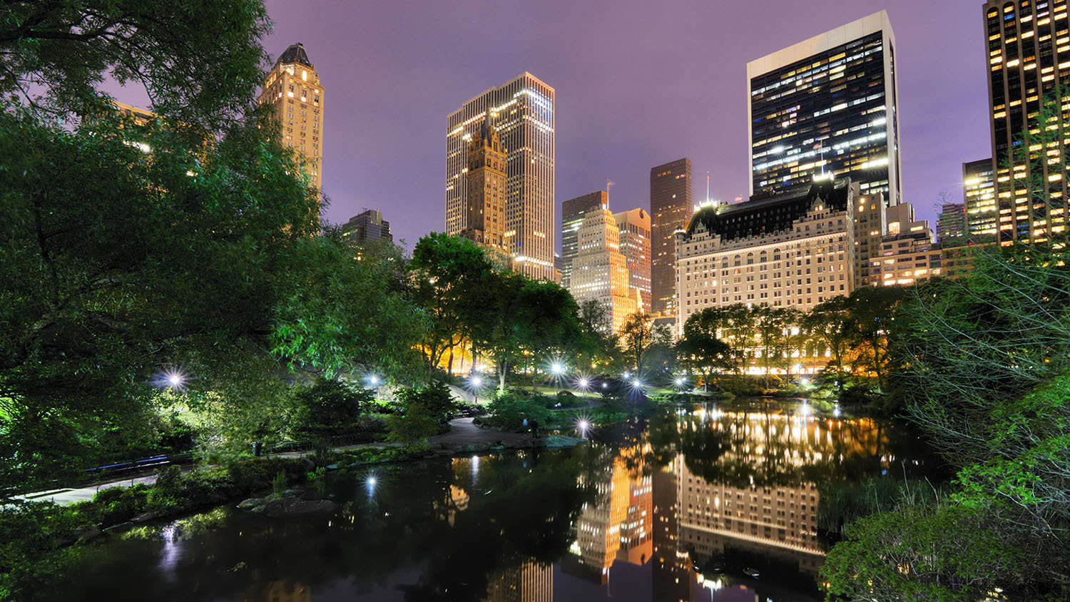 Stunning photos of New York at night