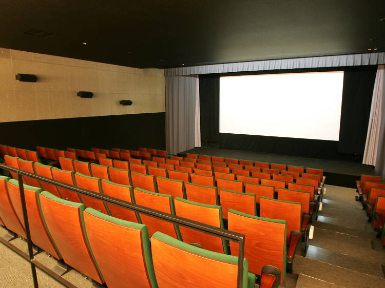 Discover an old-school cinema