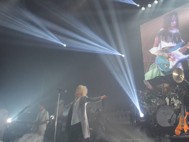 Raphael's memorial concert for band member Kazuki (on the screen)