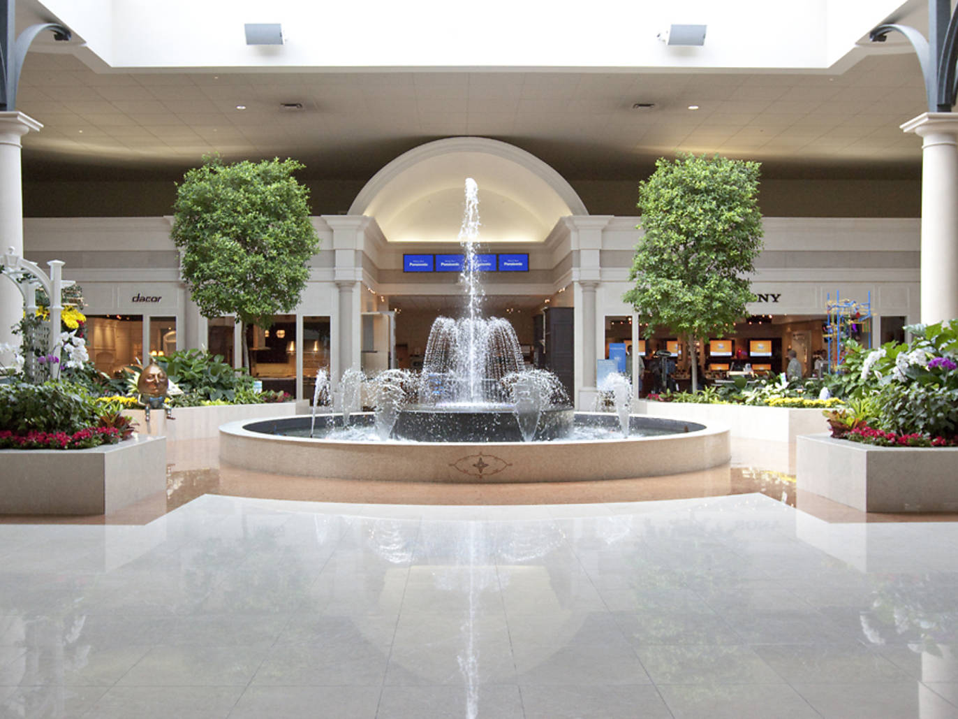 Best electronics stores in Chicago for audio, video, PCs & repair