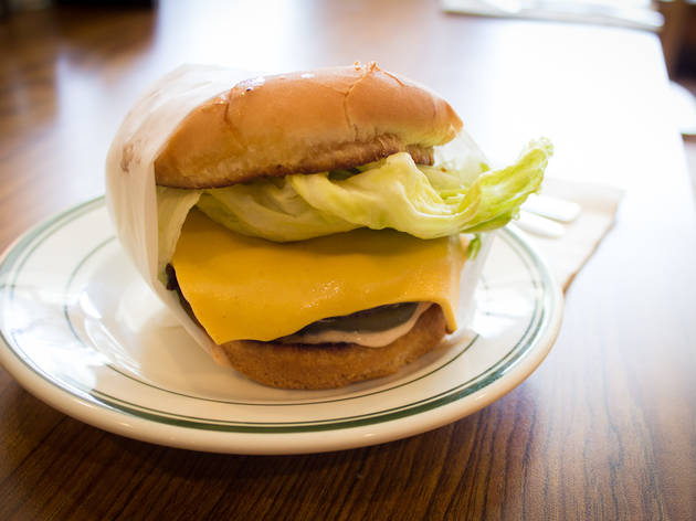 Pie 'n Burger Cheeseburger at Pie 'n Burger