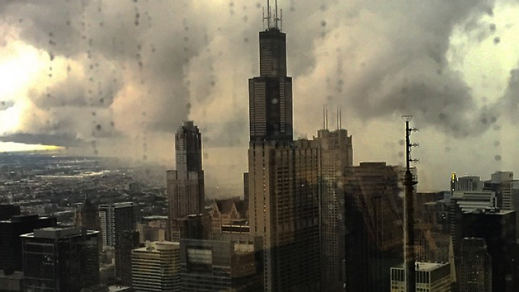 Frighteningly apocalyptic scenes from Chicago's tornado warning