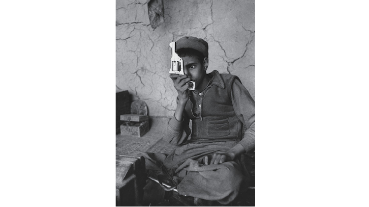 Marc Riboud, 'Fabrique d'armes', Afghanistan, 1956 / Courtesy de Marc Riboud et galerie Polka, Paris