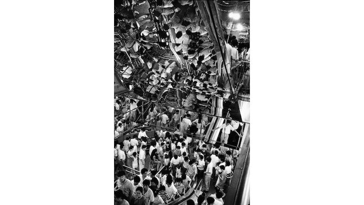 Marc Riboud, 'Shanghai', Chine, 1992 / Courtesy de Marc Riboud et galerie Polka, Paris