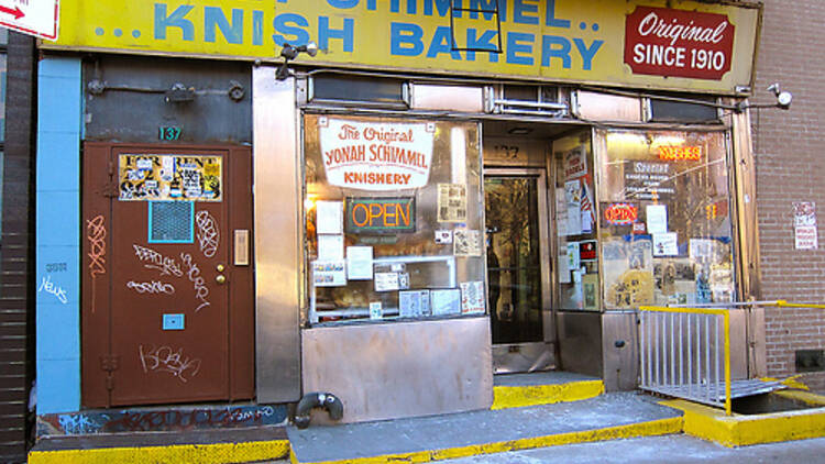 Yonah Schimmel Knish Bakery