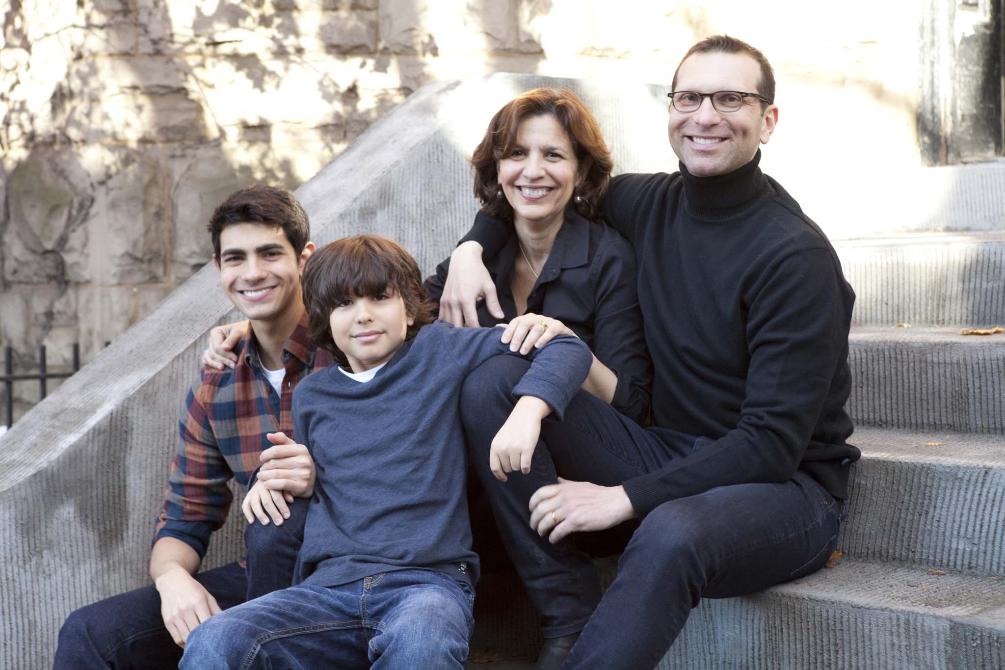 Family Portrait: author R.J. Palacio and her family2048 x 1365