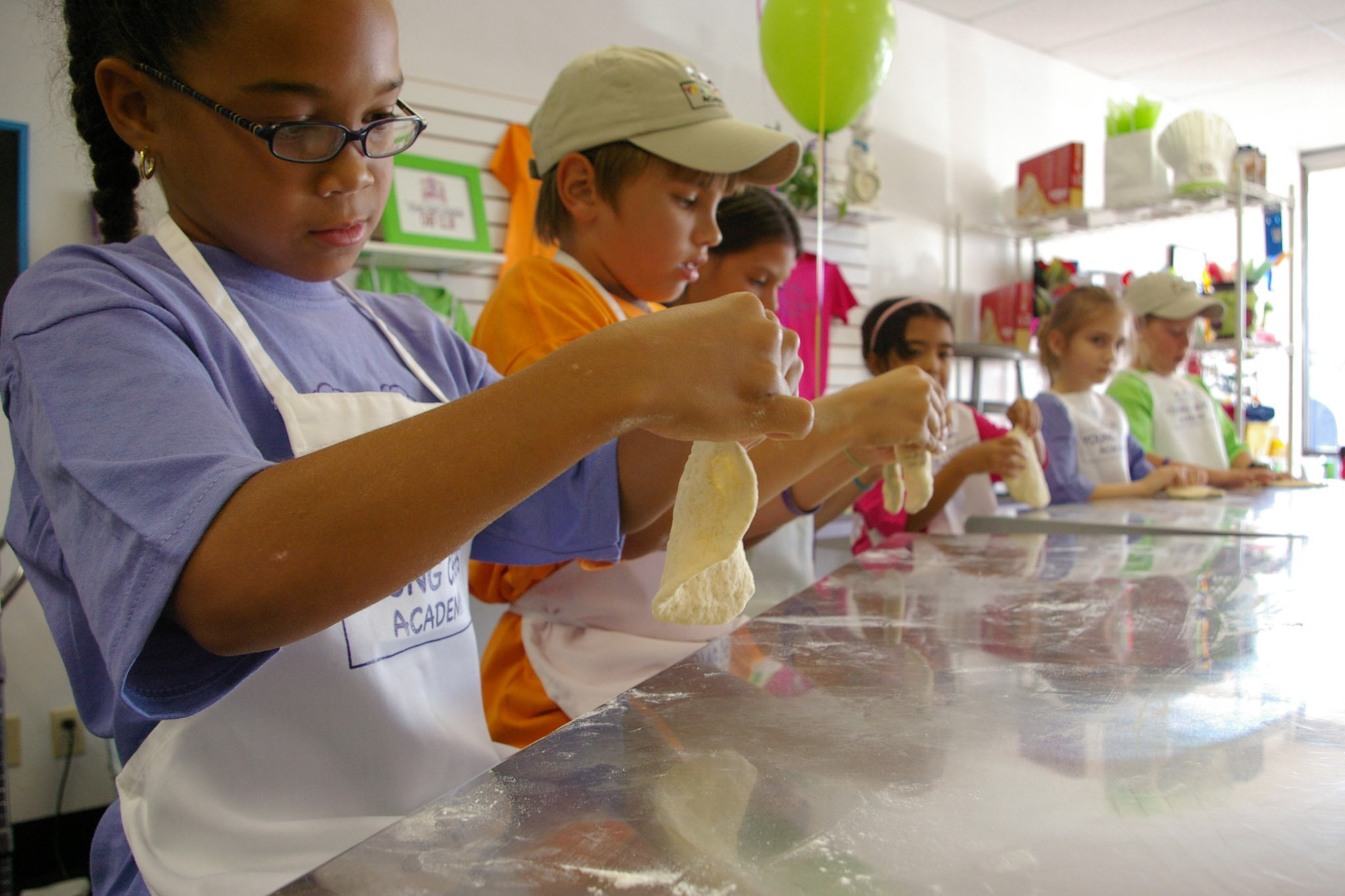 Kids cook. Kids Cooking. Cooking class. Cookery class. Cooking class in Ambalangoda.