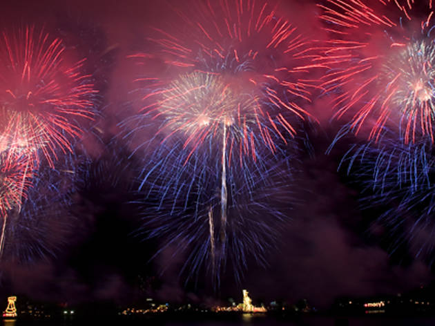 Fireworks cruises Fireworks cruises