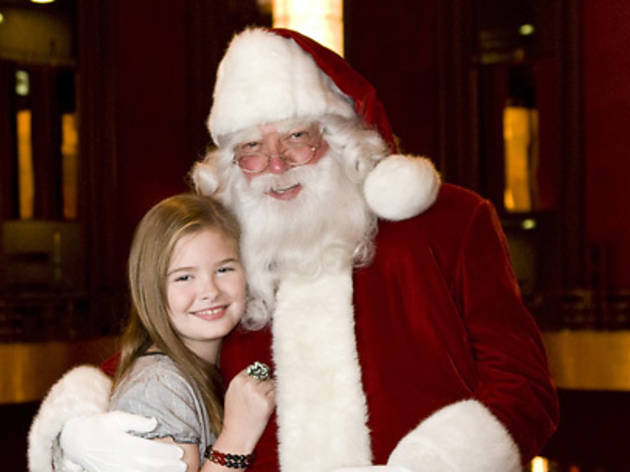 ny_migration_62.fw.x491.radiocitysantafamily.15.jpg 62.fw.x491.radiocitysantafamily.15.jpg