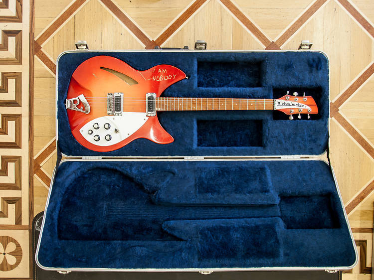 Weller’s trusted Rickenbacker