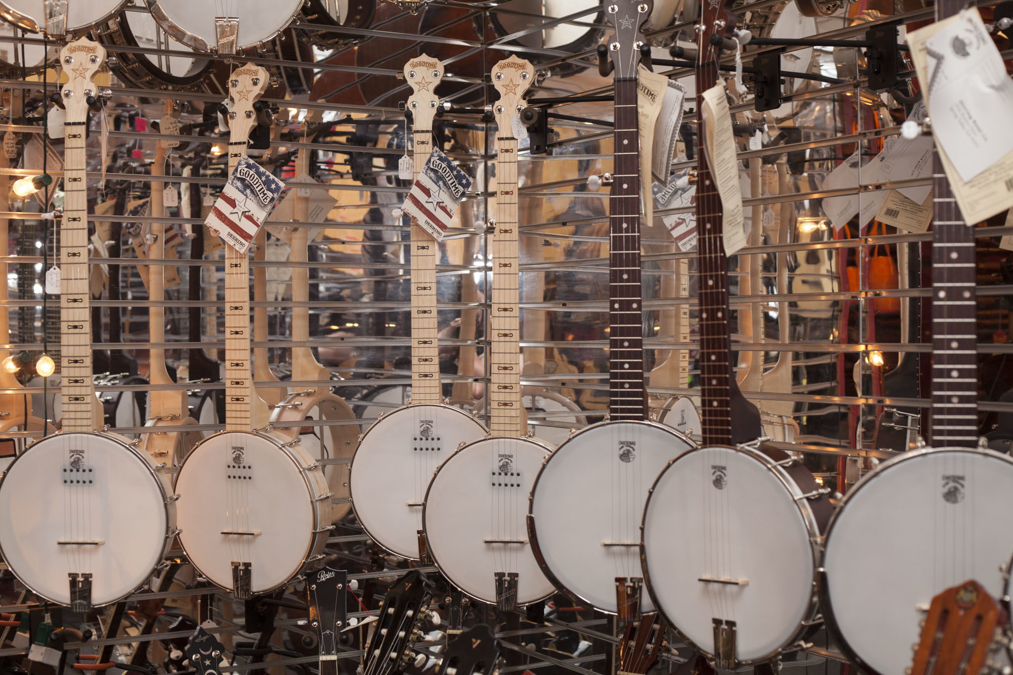 best-music-stores-in-chicago-for-instruments-sheet-music-and-more