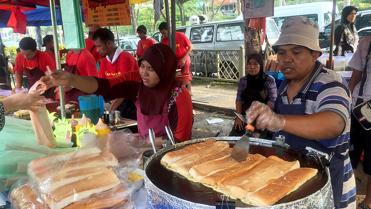 Ramadhan Bazaars Best Roti John