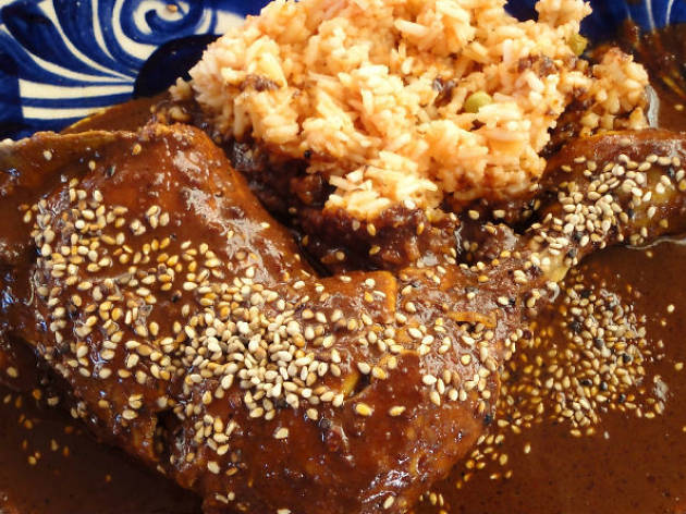 Cocina: Mole con cacahuate y zompantle Cocina: Mole con cacahuate y zompantle