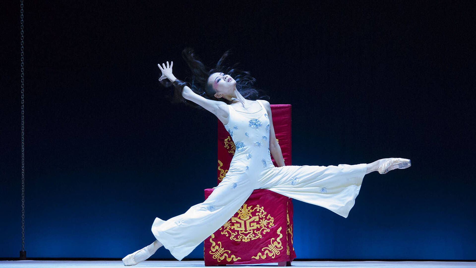 Beautiful Photos Of The National Ballet Of China’s The Peony Pavilion