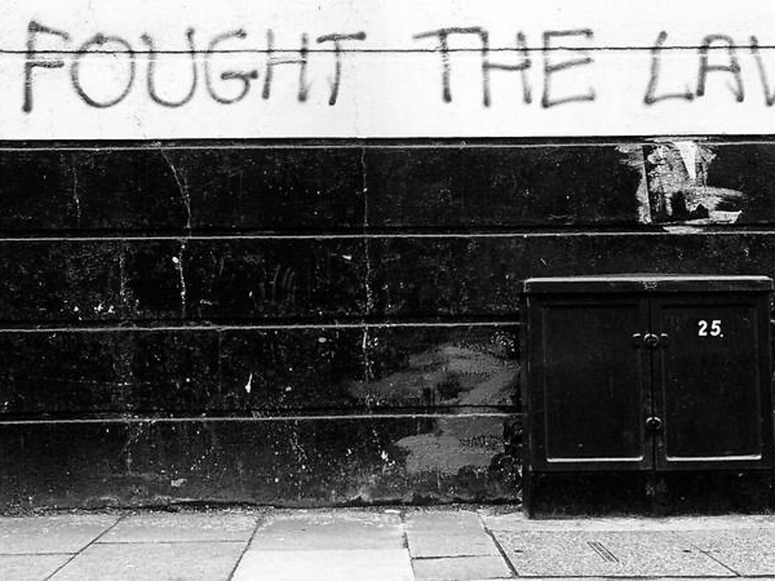 Ten Amazing Pictures Of '70s Graffiti By Roger Perry 