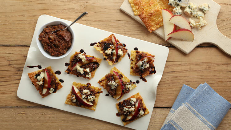 Friday Night Wine Tastings: Pair perfectly with lasagna crisps with bacon onion jam