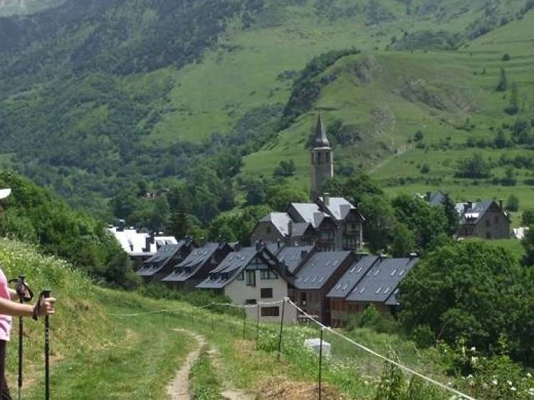 Villages in Naut Aran and the Mirador de Corilha