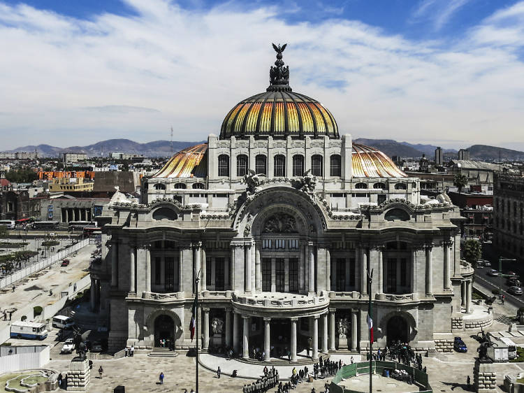 Asómbrate con los murales del Palacio de Bellas Artes