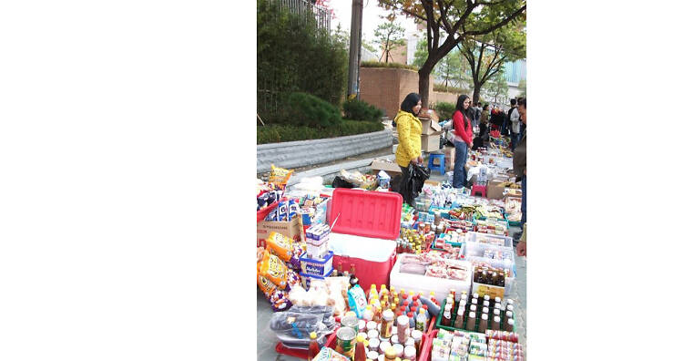 Head south with your taste buds and get your fill of pancit and lumpia at the Sunday Filipino Market in Daehangno, open 10am–5pm. Impress your date with your local knowledge—you won’t find more authentic Filipino flavors anywhere else in Seoul.