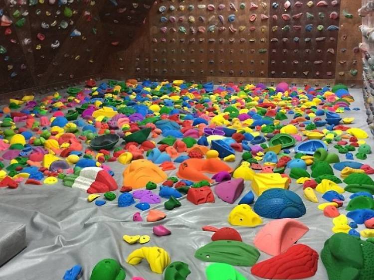 Show just how daring you can get and head to a rock climbing gym to test your brains and your brawn. Ja’s Climbing Gym in Sinsa-dong is English-friendly and state-of-the-art (open weekdays 11am–11pm, Sat– Sun 11am–10pm).
