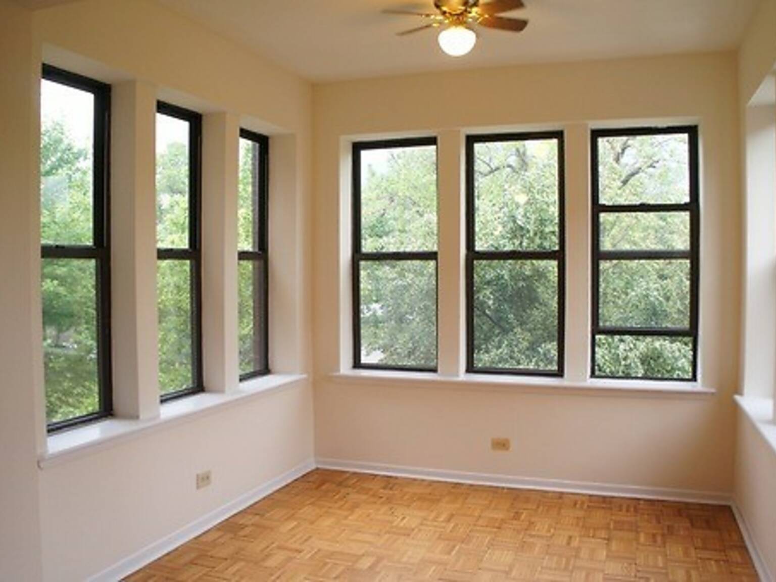 4 cheap apartments in Logan Square