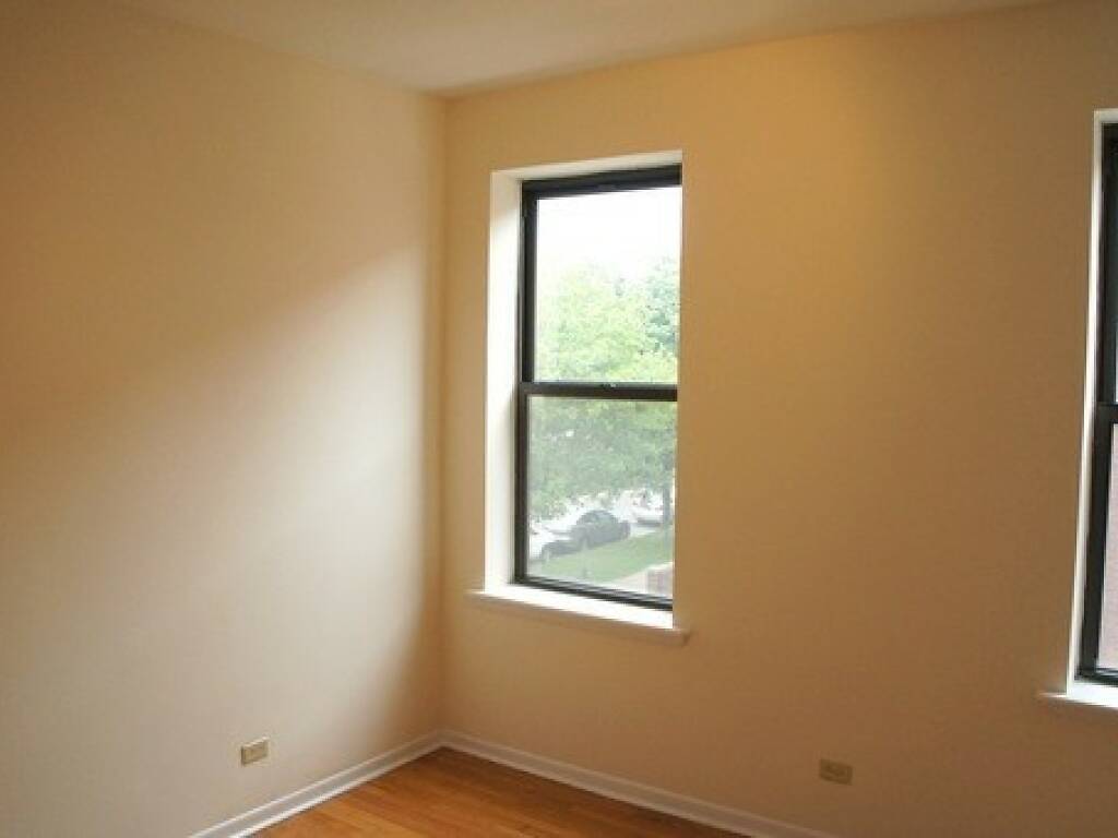 4 cheap apartments in Logan Square