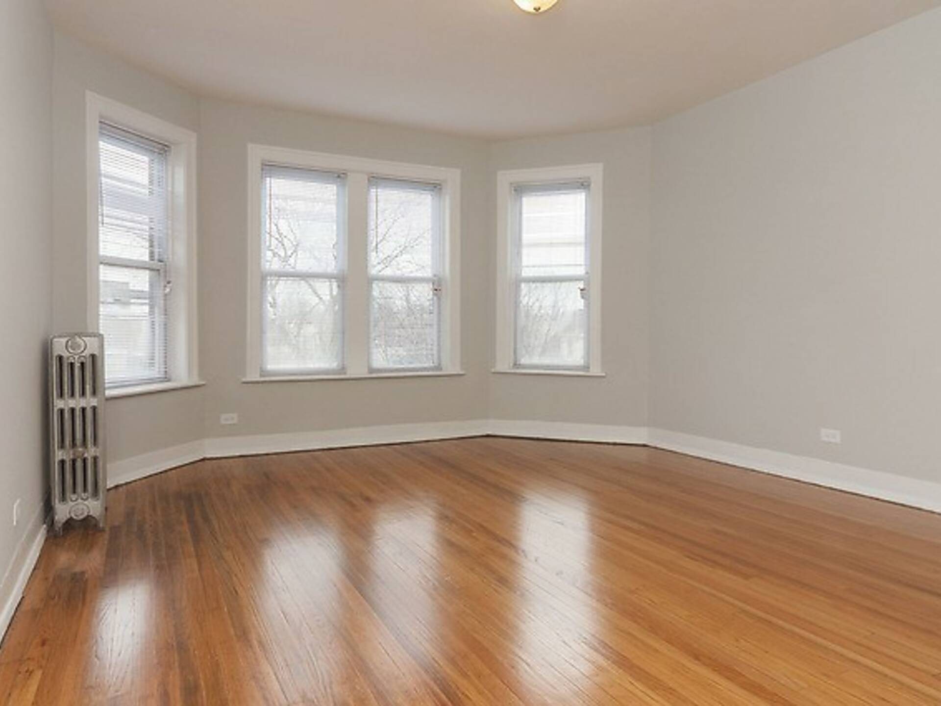 4 cheap apartments in Logan Square