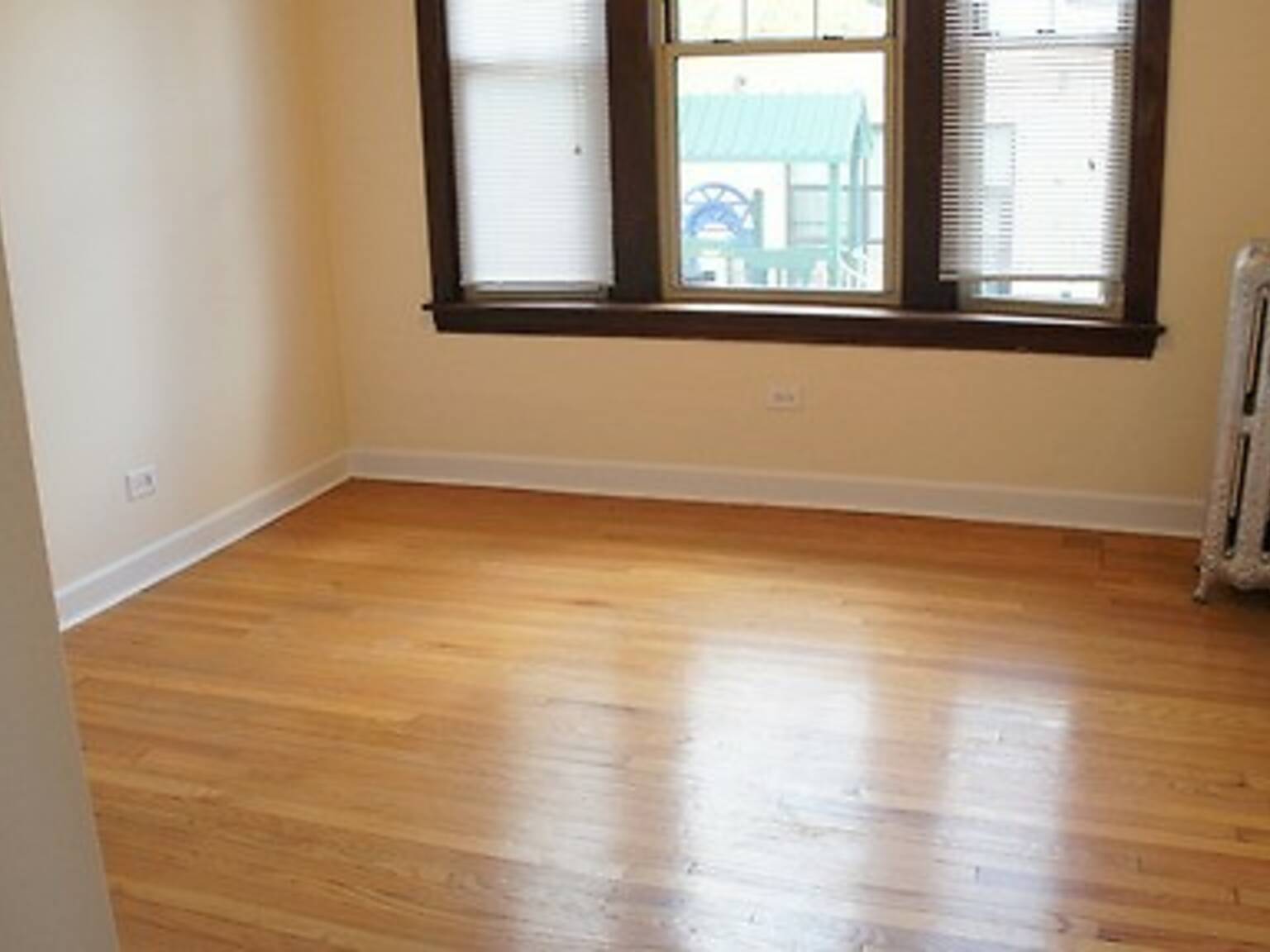 4 cheap apartments in Logan Square