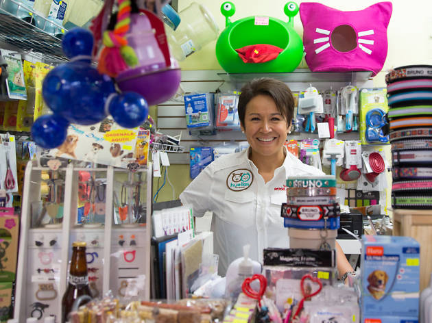 Huellas Pet Shop Cristina Olivares propietaria de Huellas Pet Shop