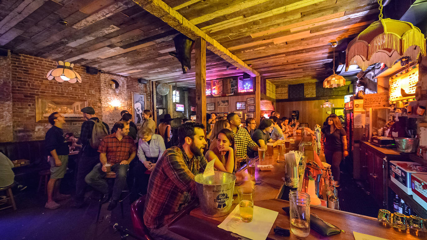 11 of NYC’s Best Cheap Happy Hours