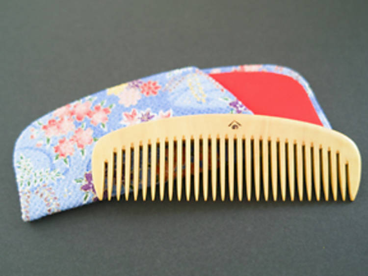 Boxwood comb