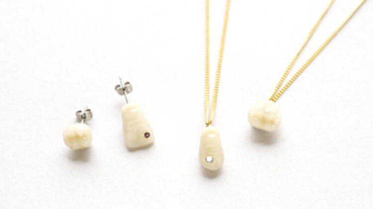 Tooth jewellery