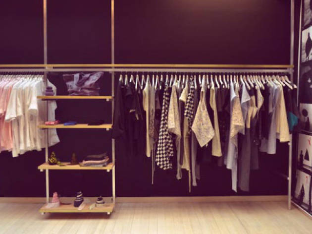 Carla Fernández La boutique de Carla Fernández en el Centro.