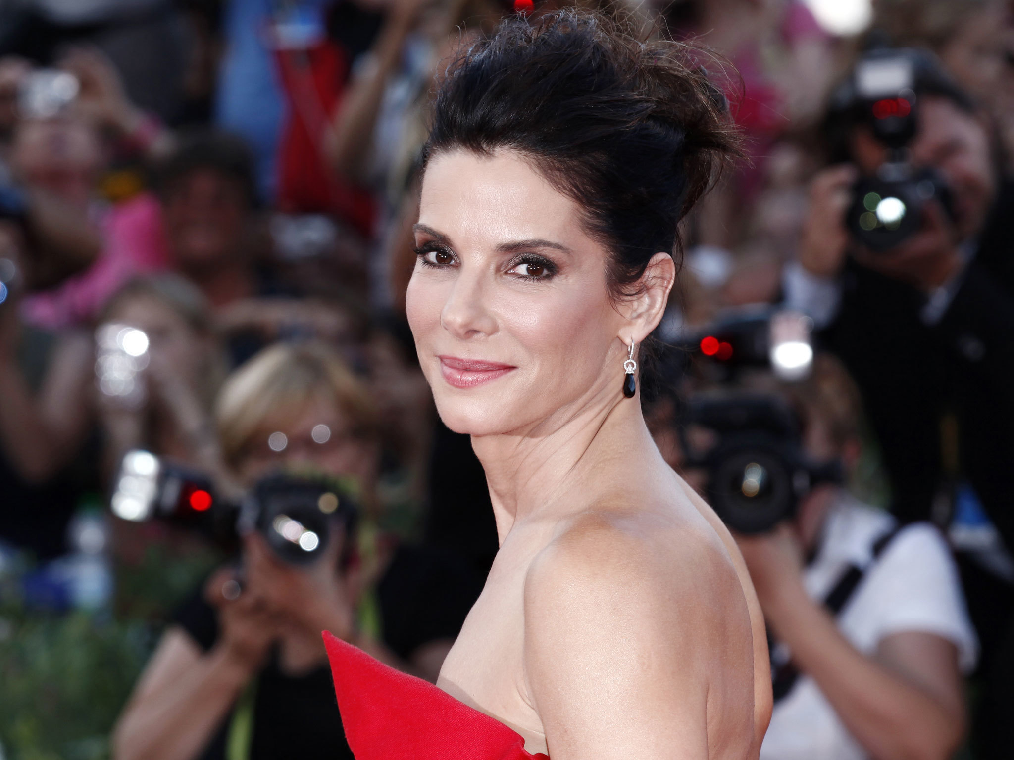 15 самых. Сандра Буллок горячие. Sandra Bullock Speed. Звезды которым 35. Самые властные женщины мира.