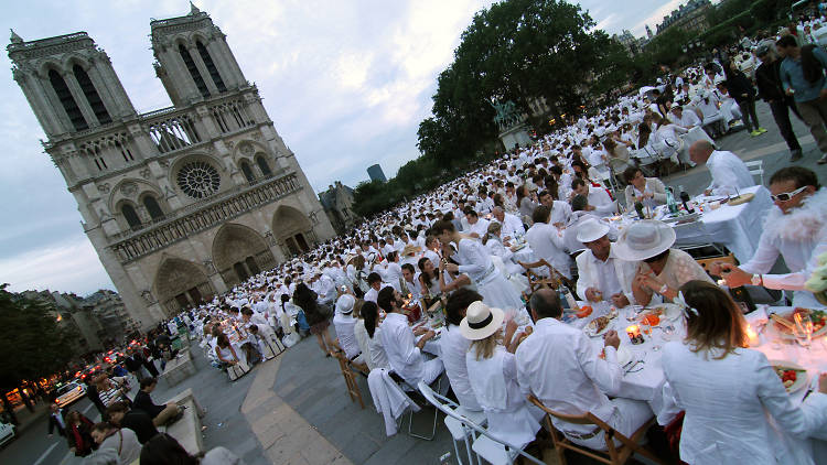 Dîner en Blanc ディネ・アン・ブラン