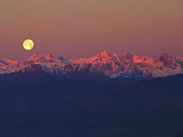 (Full Moon over the Alps © Stefano De Rosa)