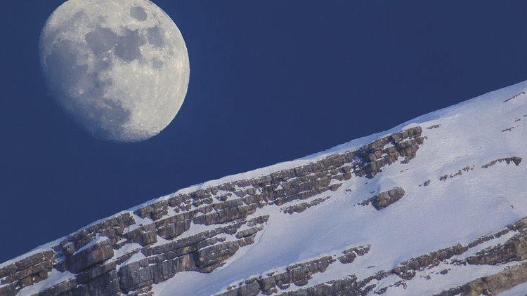 Moon and Antelao © Marcella Giulia Pace