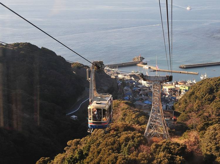 Take a cable car up Sawteeth Mountain