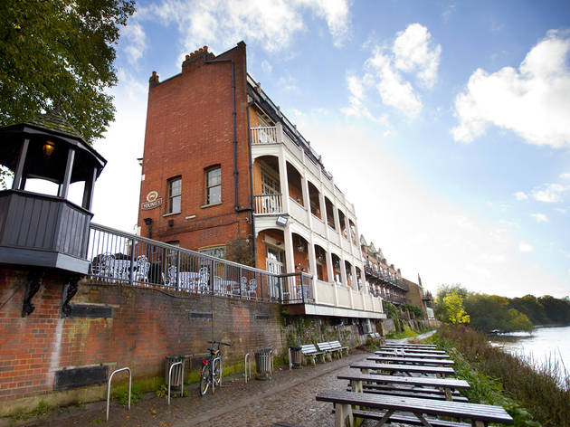 Ye White Hart Bars And Pubs In Barnes London