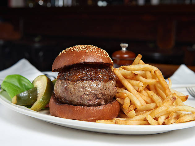 Black Label burger at Minetta Tavern Black Label burger at Minetta Tavern