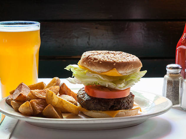 Classic cheeseburger at Donovan’s Pub Classic cheeseburger at Donovan’s Pub