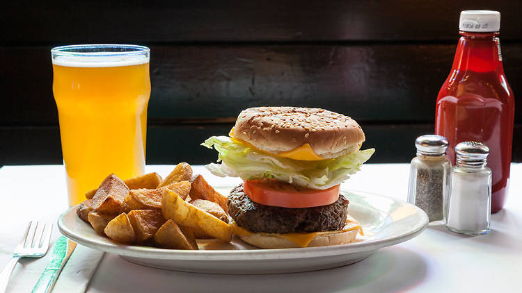 Classic cheeseburger at Donovan’s Pub