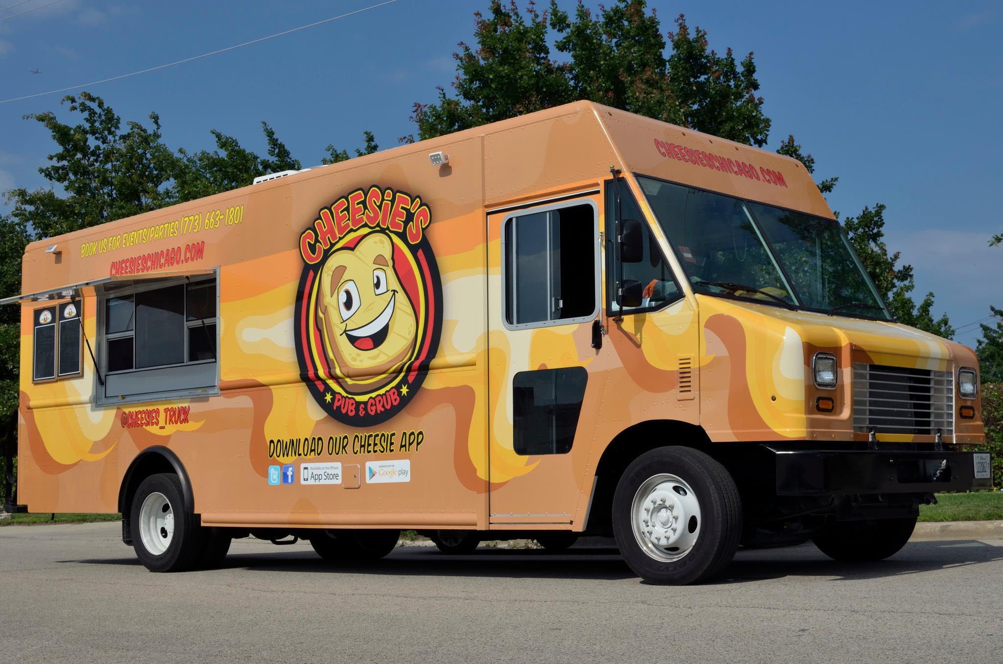 Guide to Chicago food trucks with locations and Twitter